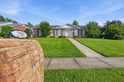 250 Savannah Dr, Nicholasville, KY 40356