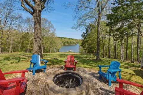 498 Paddle Ln, New Concord, KY 42076