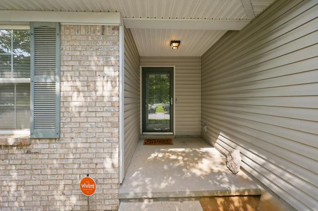 1945 Dark Tower Rd, Lexington, KY 40511