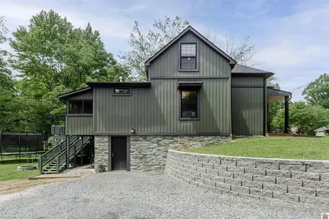 Exterior - 811 Olive St, Murray, KY 42071 photo 5 of 6