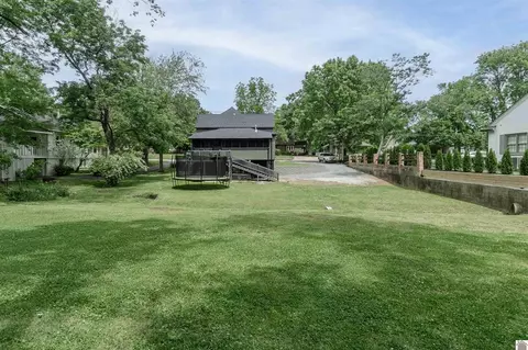 Exterior - 811 Olive St, Murray, KY 42071 photo 2 of 6