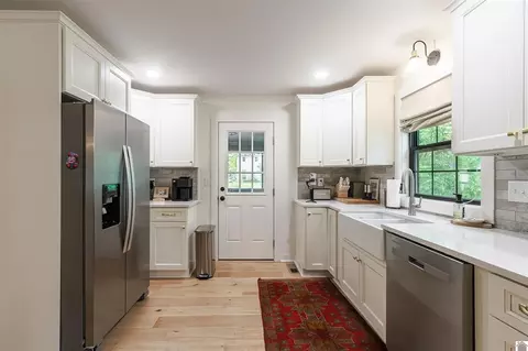Kitchen - 811 Olive St, Murray, KY 42071 photo 1 of 4