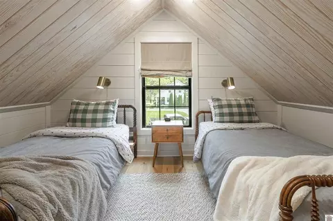 Bedroom - 811 Olive St, Murray, KY 42071 photo 7 of 10