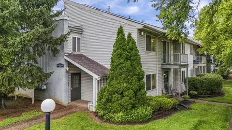 4410 Wisteria Landing Cir, Louisville, KY 40218