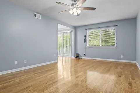 4410 Wisteria Landing Cir, Louisville, KY 40218