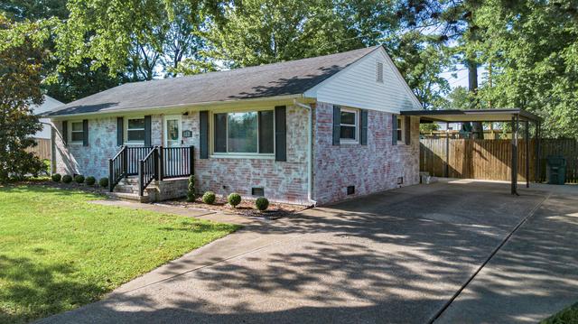 143 Iroquois Dr, Paducah, KY 42001