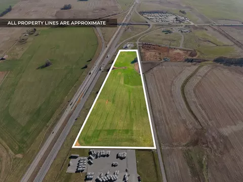2500 2500 Walter Garrett Ln, Oak Grove, KY 42262