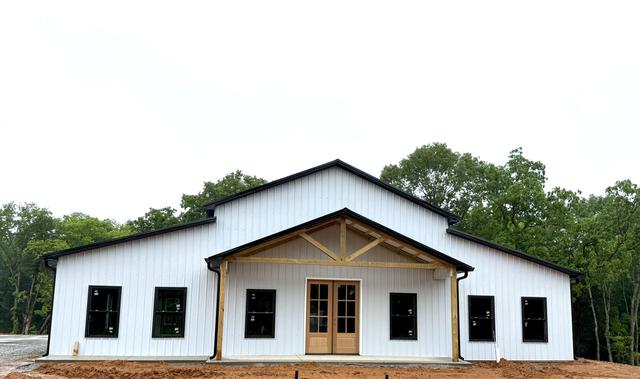 5572 Antioch Rd, Hopkinsville, KY 42240