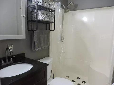 Bath - 205 E 15th St, Benton, KY 42025 photo 1 of 1