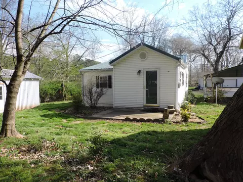 Exterior - 205 E 15th St, Benton, KY 42025 photo 2 of 2