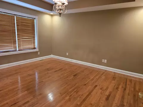Living - 709 Hackney Ct, Richmond, KY 40475 photo 4 of 4