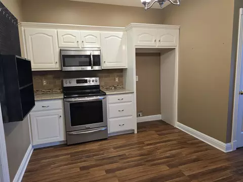 Kitchen - 709 Hackney Ct, Richmond, KY 40475 photo 3 of 4