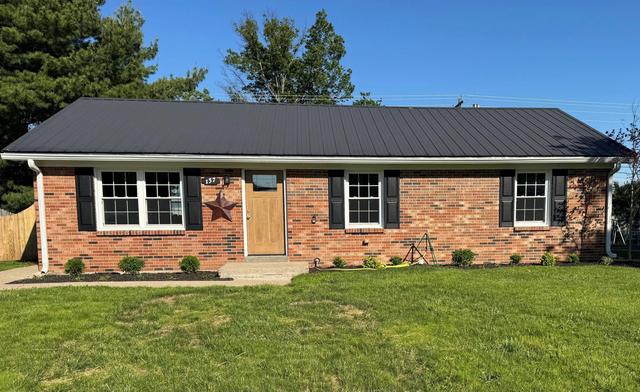137 Oakmont Dr, Nicholasville, KY 40356