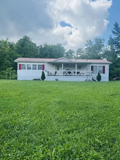 121 Black Creek Rd, Clay City, KY 40312