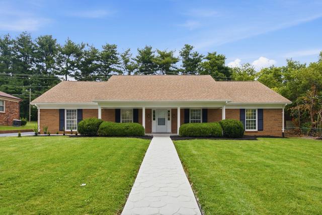 533 Country Ln, Danville, KY 40422