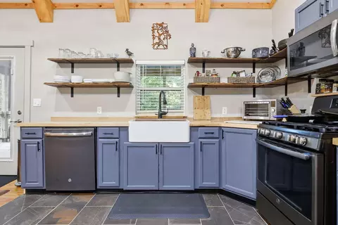 Kitchen - 22 Deercrest Ln, Murray, KY 42071 photo 2 of 3