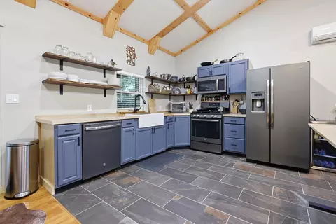 Kitchen - 22 Deercrest Ln, Murray, KY 42071 photo 3 of 3