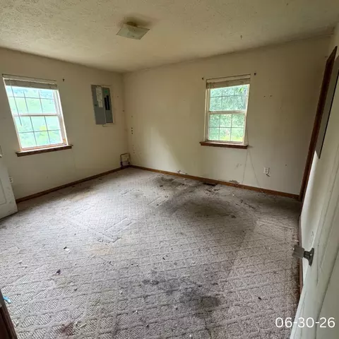 Bedroom - 270 Jackson Dr, Tyner, KY 40486 photo 2 of 4