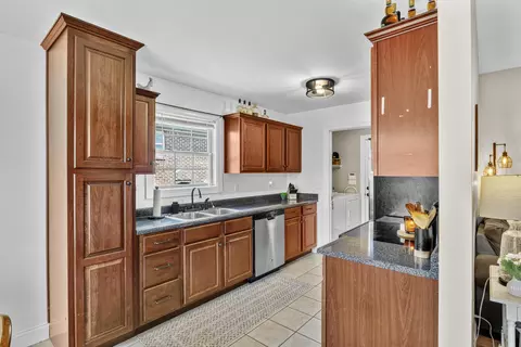 Kitchen - 124 Bryants Trl, Berea, KY 40403 photo 1 of 4
