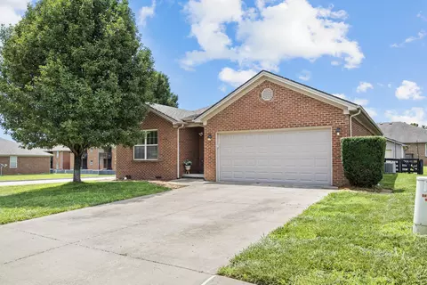 Exterior - 124 Bryants Trl, Berea, KY 40403 photo 4 of 10