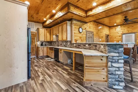 Kitchen - 483 Kimber Dr, Nancy, KY 42544 photo 1 of 5