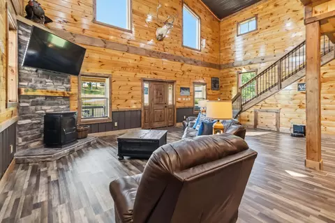 Living - 483 Kimber Dr, Nancy, KY 42544 photo 3 of 8