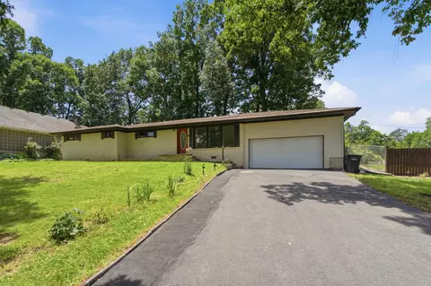 225 Nickell Heights Rd, Paducah, KY 42003