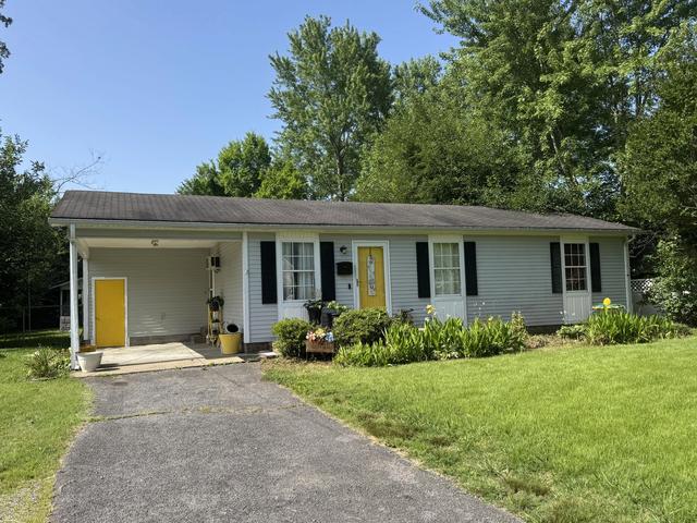 1713 College Farm Rd, Murray, KY 42071