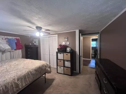 Bedroom - 4656 Kentucky 1304, Hinkle, KY 40953 photo 3 of 6