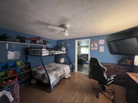 Bedroom - 4656 Kentucky 1304, Hinkle, KY 40953 photo 2 of 6