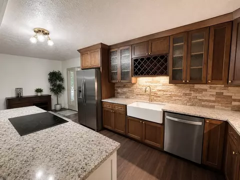 Kitchen - 4656 Kentucky 1304, Hinkle, KY 40953 photo 1 of 2