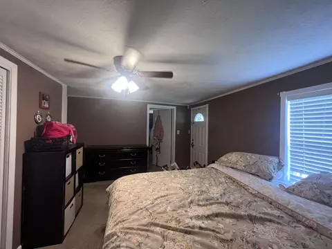 Bedroom - 4656 Kentucky 1304, Hinkle, KY 40953 photo 4 of 6