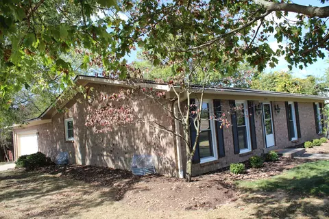 3193 Carriage Ln, Lexington, KY 40517