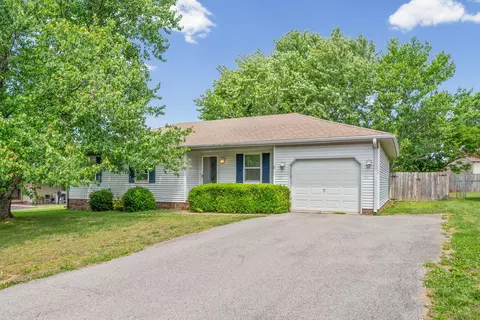 535 Foxfield Rd, Hopkinsville, KY 42240