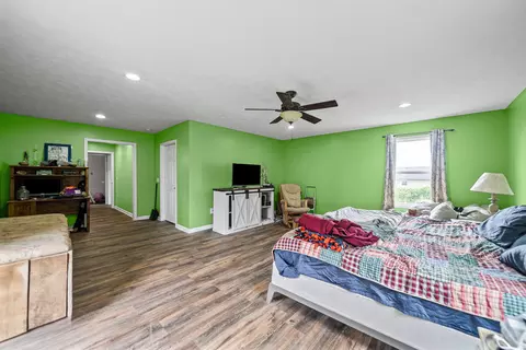 Bedroom - 2679 Loop Ln, Gracey, KY 42232 photo 2 of 7