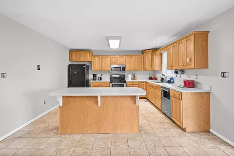 Kitchen - 2679 Loop Ln, Gracey, KY 42232 photo 2 of 6