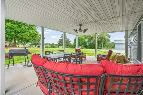 Exterior - 2679 Loop Ln, Gracey, KY 42232 photo 9 of 12