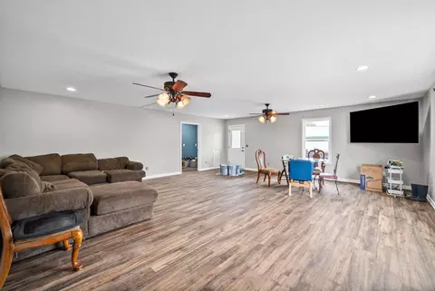 Living - 2679 Loop Ln, Gracey, KY 42232 photo 1 of 3
