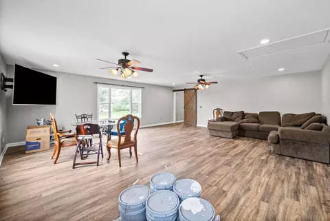 Living - 2679 Loop Ln, Gracey, KY 42232 photo 2 of 3