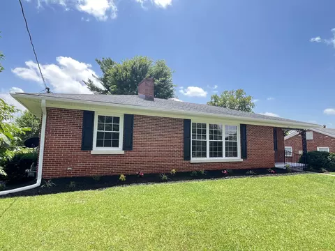 430 College Mnr, Harrodsburg, KY 40330