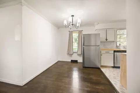 Dining - 102 Walnut St, Ferguson, KY 42533 photo 1 of 1
