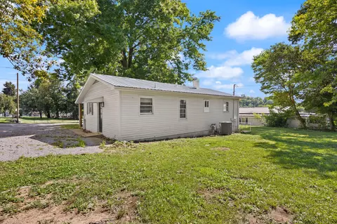 Exterior - 102 Walnut St, Ferguson, KY 42533 photo 5 of 10