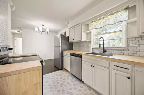 Kitchen - 102 Walnut St, Ferguson, KY 42533 photo 3 of 4