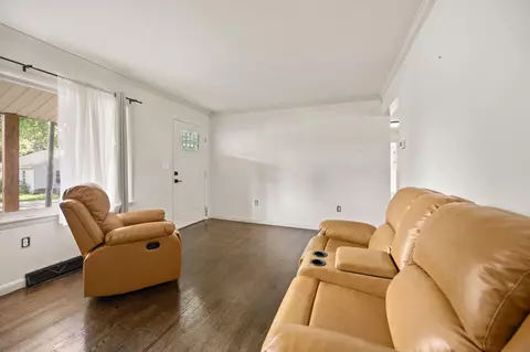 Living - 102 Walnut St, Ferguson, KY 42533 photo 2 of 2
