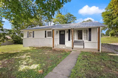 Exterior - 102 Walnut St, Ferguson, KY 42533 photo 2 of 10