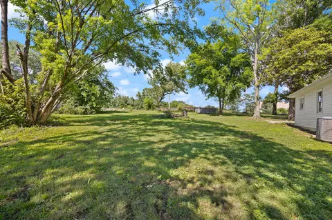 Exterior - 102 Walnut St, Ferguson, KY 42533 photo 3 of 10