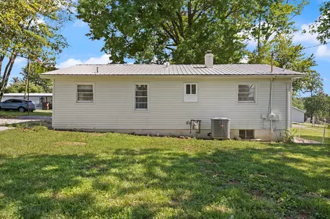 Exterior - 102 Walnut St, Ferguson, KY 42533 photo 6 of 10