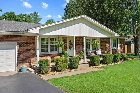 411 Briarcliff Dr, Paducah, KY 42003