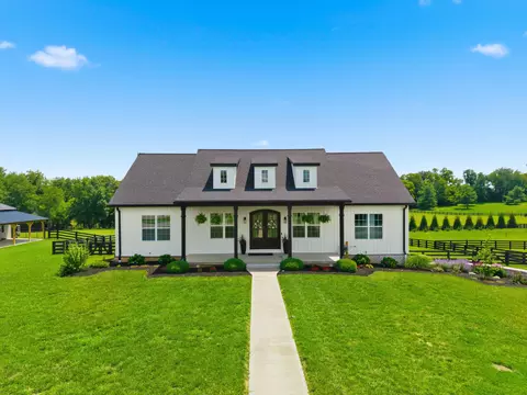 76 Woodspoint Dr, Lancaster, KY 40444