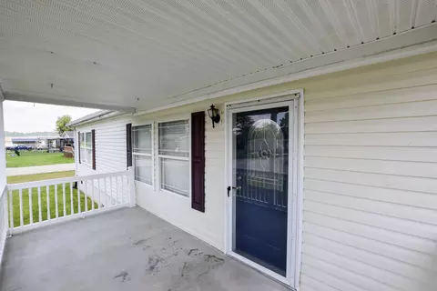 Exterior - 40 Marigold Ln, Grayson, KY 41143 photo 2 of 7